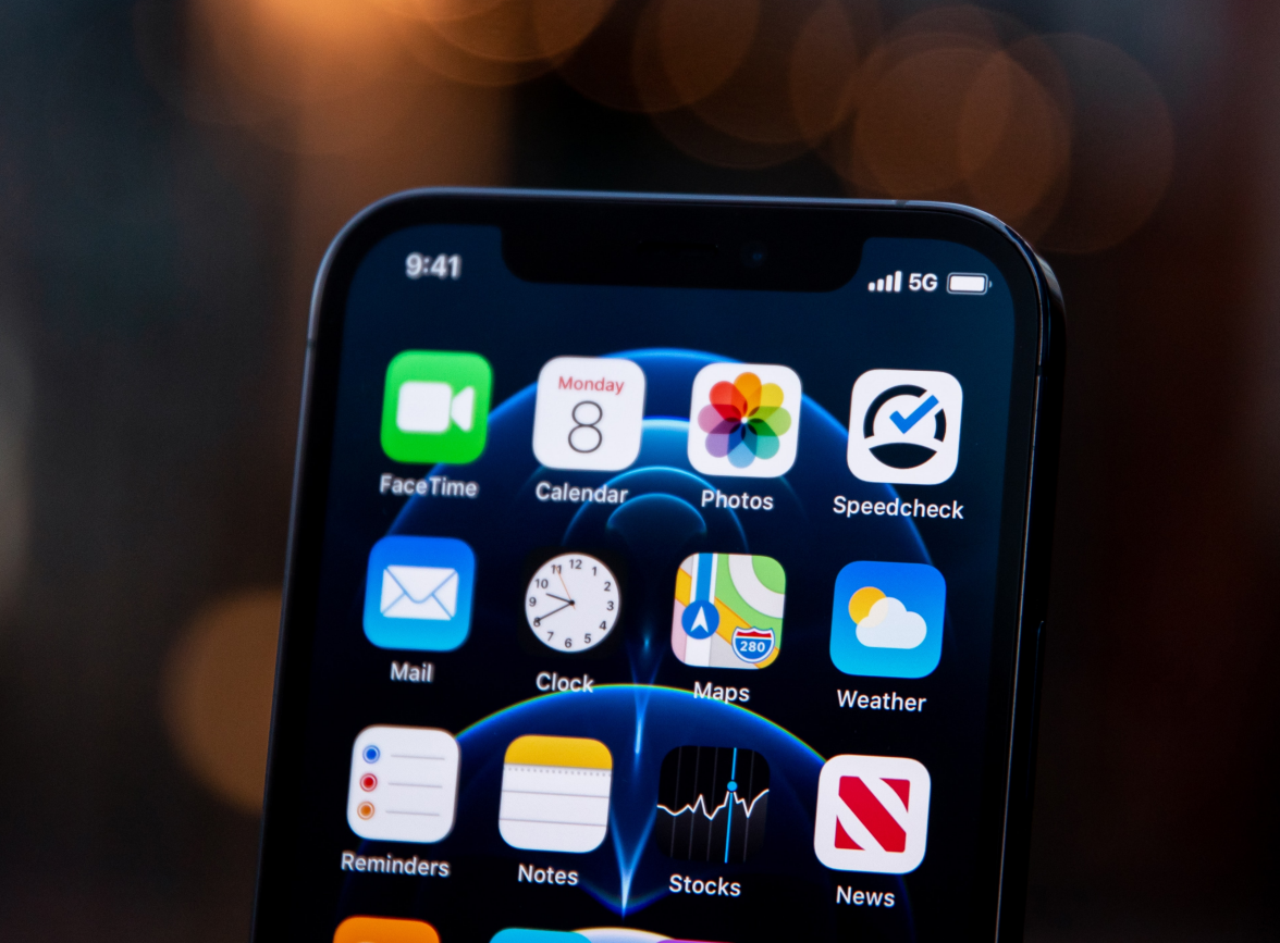 雷州苹果手机维修分享为什么 iPhone 12 在冬季会自动关机 